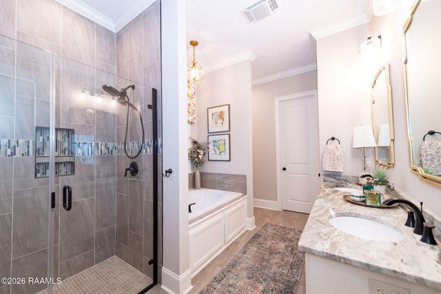 209 Oak Village Drive, Scott, LA 70583