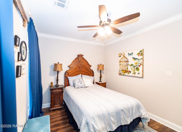 209 Oak Village Drive, Scott, LA 70583