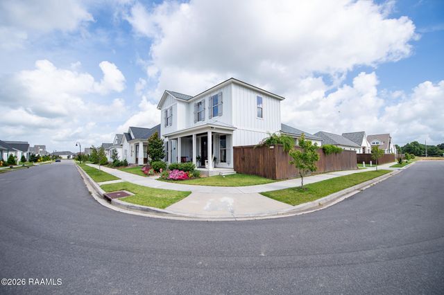 209 Oak Village Drive, Scott, LA 70583