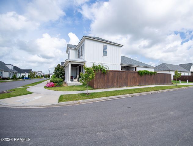 209 Oak Village Drive, Scott, LA 70583