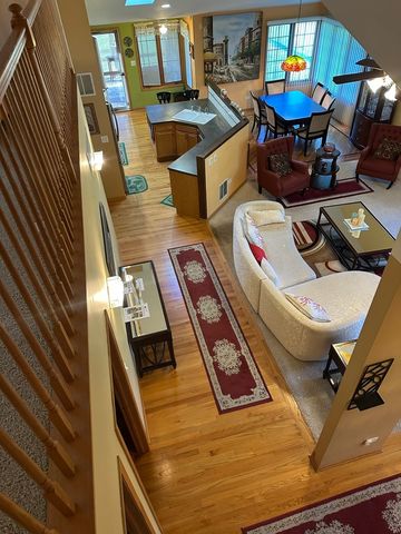 6620 Pond View Drive, Tinley Park, IL 60477