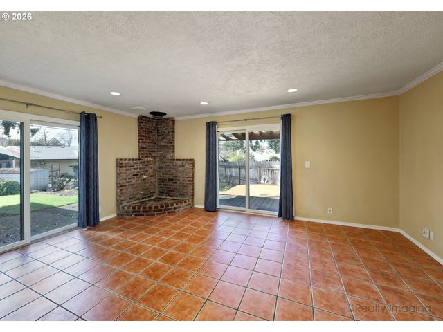 201 Ne 126TH Ave, Portland, OR 97230