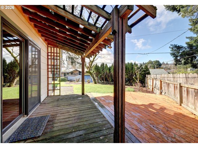 201 Ne 126TH Ave, Portland, OR 97230