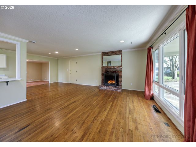 201 Ne 126TH Ave, Portland, OR 97230