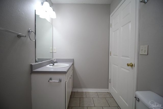 7135 Pearson Rd 7, Pensacola, FL 32526