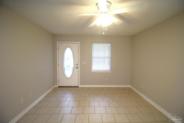 7135 Pearson Rd 7, Pensacola, FL 32526