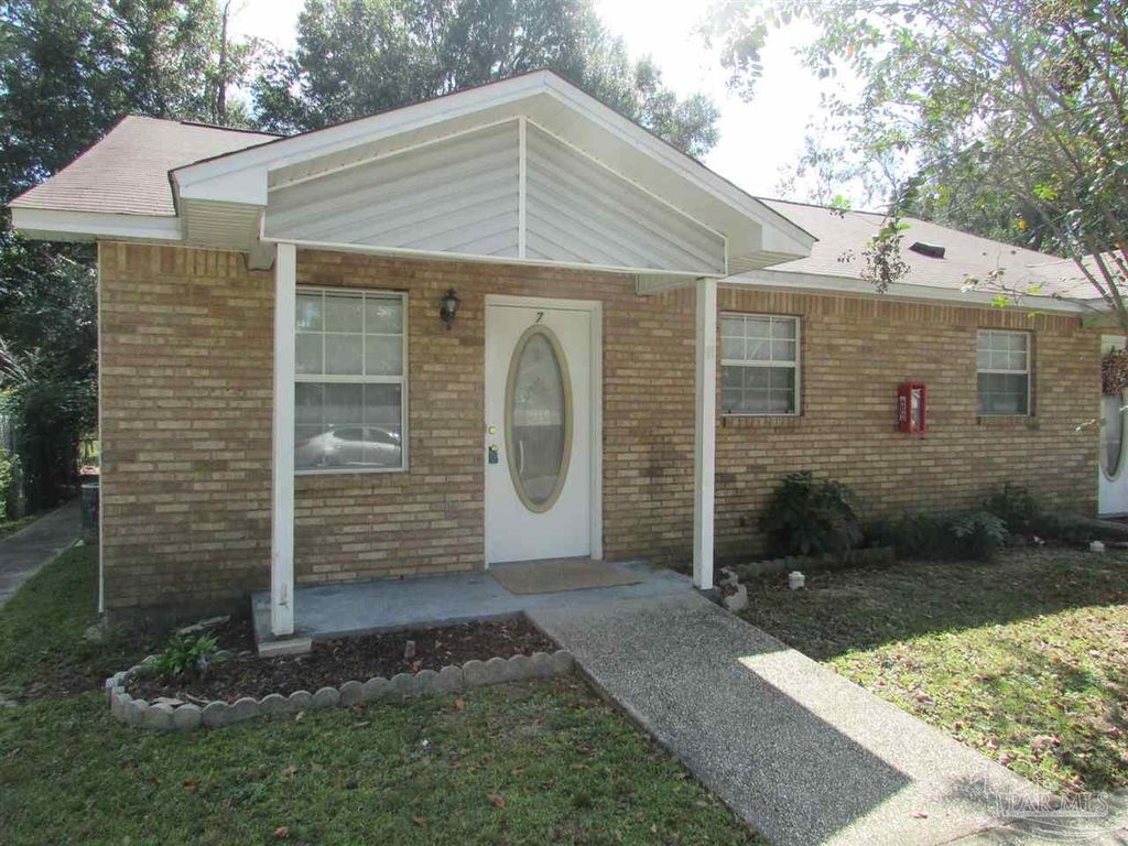 7135 Pearson Rd 7, Pensacola, FL 32526