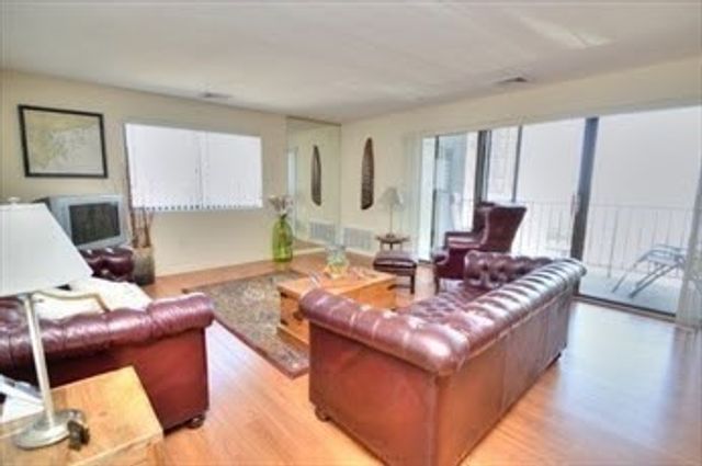 295 Lynn Shore Drive 307, Swampscott, MA 01907