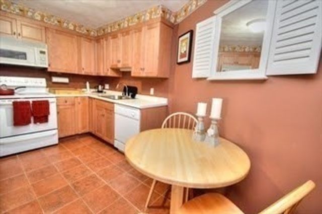 295 Lynn Shore Drive 307, Swampscott, MA 01907