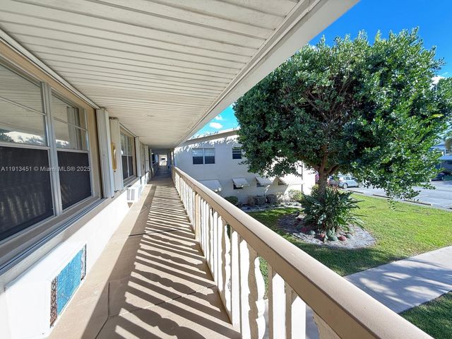 258 Sheffield K 258, West Palm Beach, FL 33417