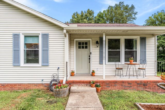 250 Old Columbia Rd, Dickson, TN 37055