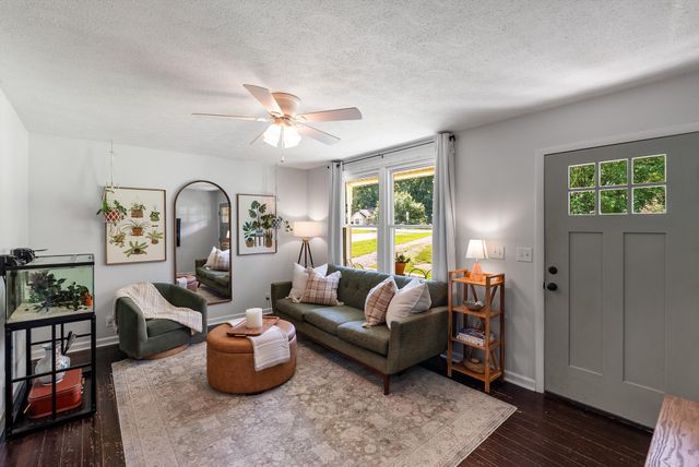 250 Old Columbia Rd, Dickson, TN 37055