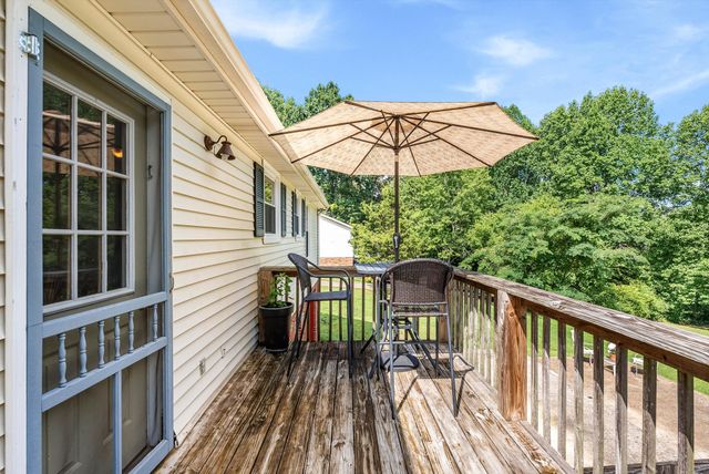 250 Old Columbia Rd, Dickson, TN 37055