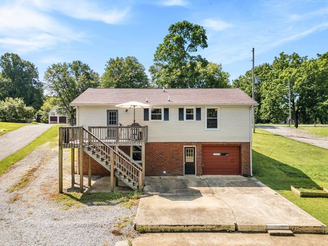 250 Old Columbia Rd, Dickson, TN 37055