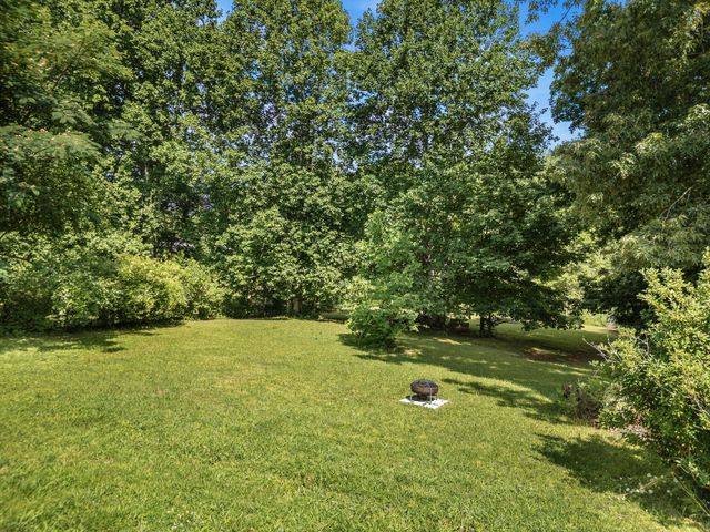 250 Old Columbia Rd, Dickson, TN 37055