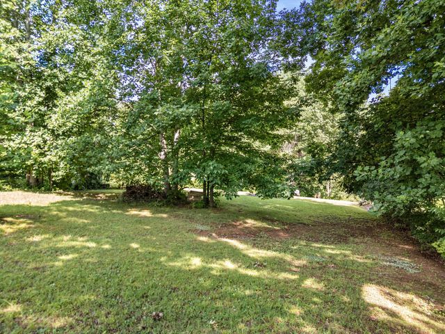 250 Old Columbia Rd, Dickson, TN 37055