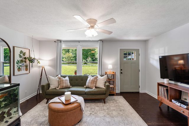 250 Old Columbia Rd, Dickson, TN 37055