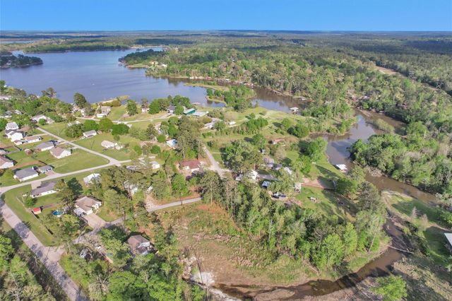 8 Lake Shore Lane, Huntsville, TX 77320