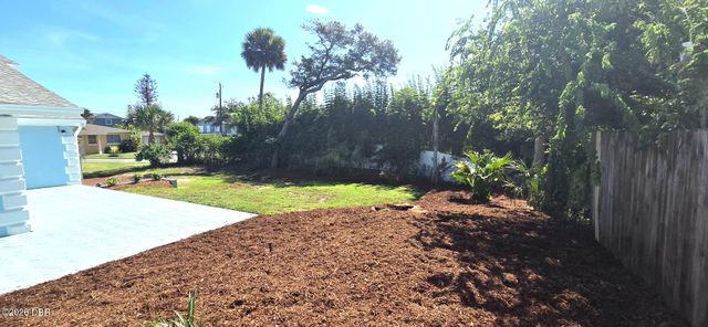 1460 N Peninsula Drive, Daytona Beach, FL 32118