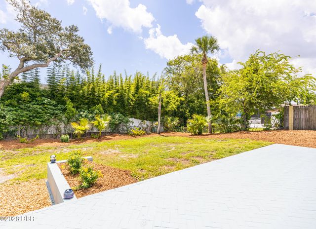 1460 N Peninsula Drive, Daytona Beach, FL 32118