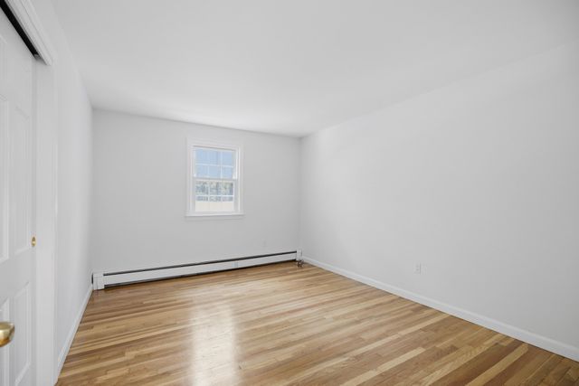 198 Hollis Rd, Lunenburg, MA 01462
