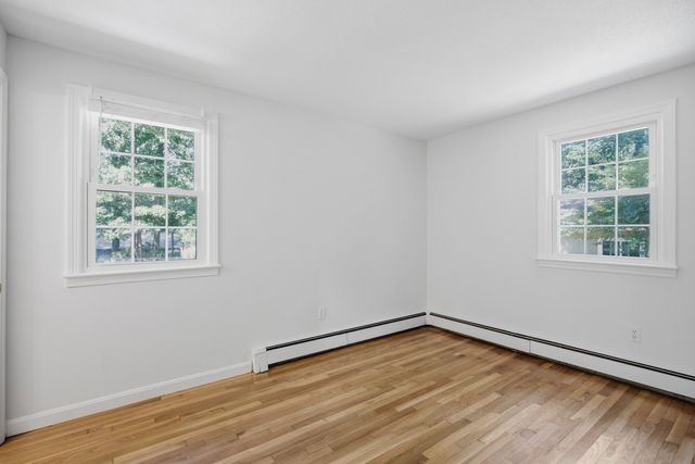 198 Hollis Rd, Lunenburg, MA 01462