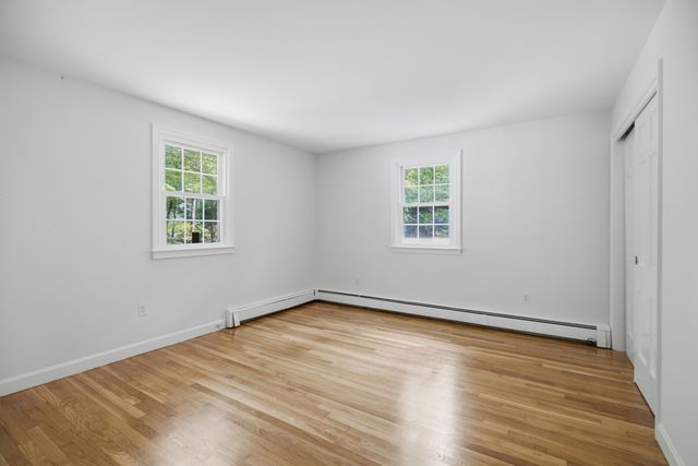 198 Hollis Rd, Lunenburg, MA 01462