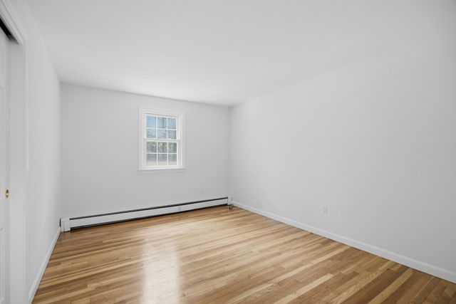 198 Hollis Rd, Lunenburg, MA 01462