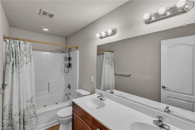 4404 Leamore Square Rd RD, Virginia Beach, VA 23462