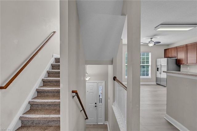 4404 Leamore Square Rd RD, Virginia Beach, VA 23462