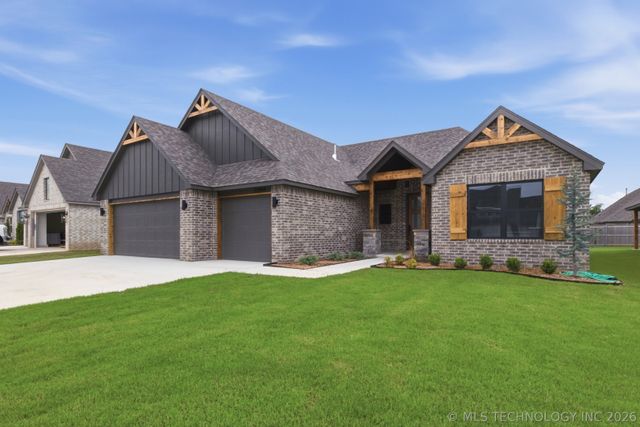 22904 E 106th Place S, Broken Arrow, OK 74014