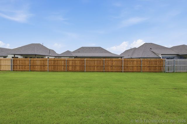 22904 E 106th Place S, Broken Arrow, OK 74014