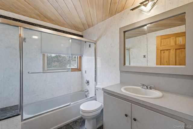 25 Haskel Lane, Stony Brook, NY 11790