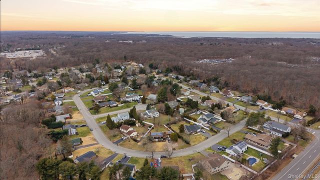 25 Haskel Lane, Stony Brook, NY 11790