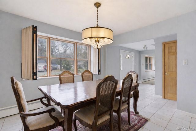 25 Haskel Lane, Stony Brook, NY 11790