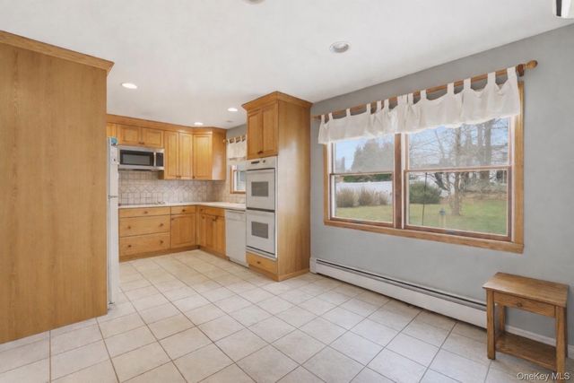 25 Haskel Lane, Stony Brook, NY 11790