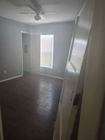 5702 Forney Road, Dallas, TX 75227