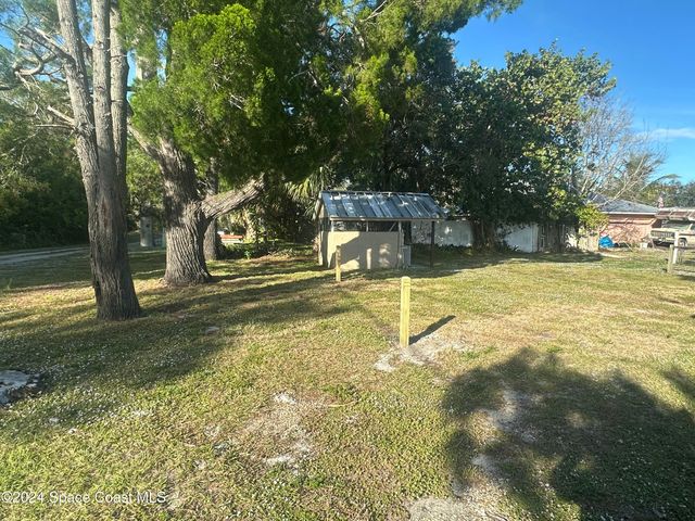 9852 Honeysuckle Drive C, Sebastian, FL 32976