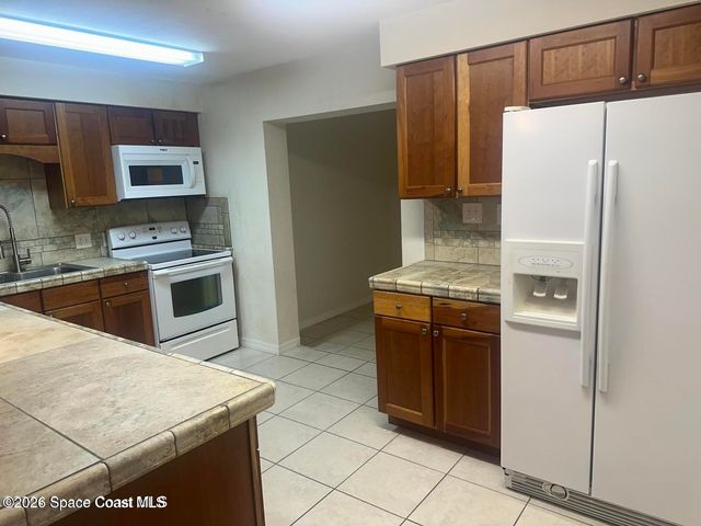 9852 Honeysuckle Drive C, Sebastian, FL 32976