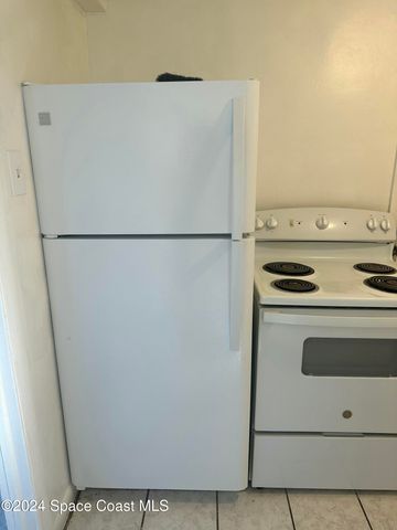 9852 Honeysuckle Drive C, Sebastian, FL 32976