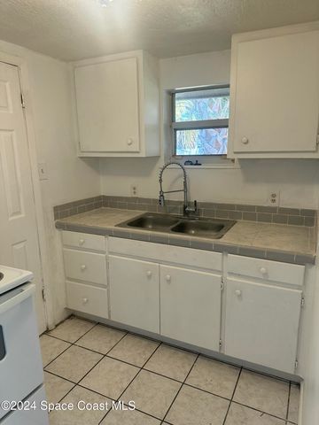 9852 Honeysuckle Drive C, Sebastian, FL 32976