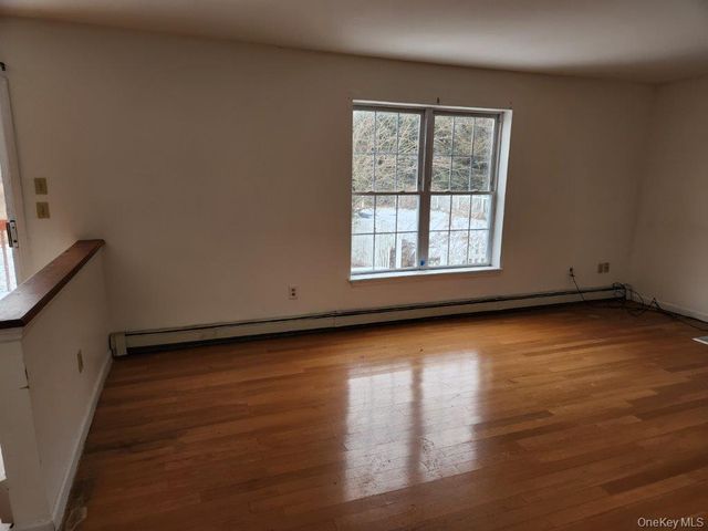 14 Storm Drive, Poughquag, NY 12570