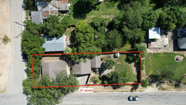 1995 CROSS ST, New Braunfels, TX 78130