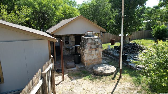 1995 CROSS ST, New Braunfels, TX 78130