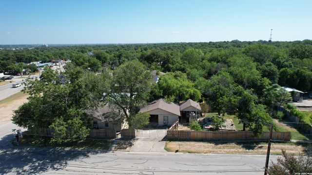 1995 CROSS ST, New Braunfels, TX 78130