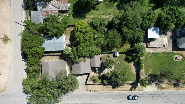 1995 CROSS ST, New Braunfels, TX 78130