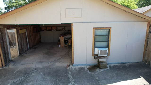 1995 CROSS ST, New Braunfels, TX 78130