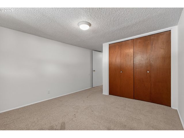 2245 DEVOS St, Eugene, OR 97402