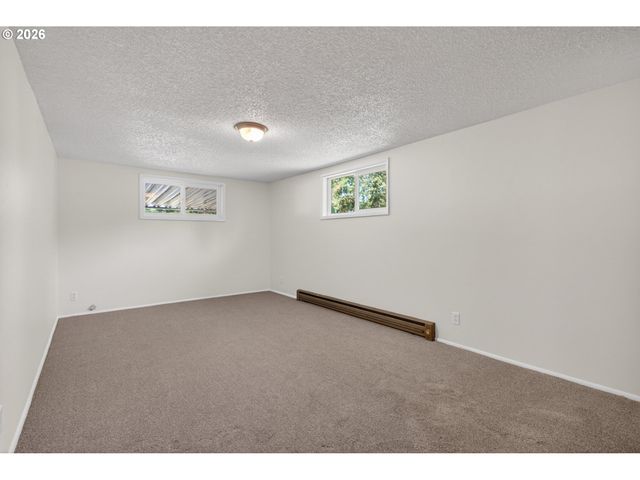 2245 DEVOS St, Eugene, OR 97402