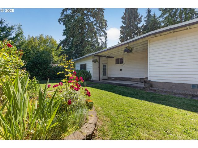 2245 DEVOS St, Eugene, OR 97402